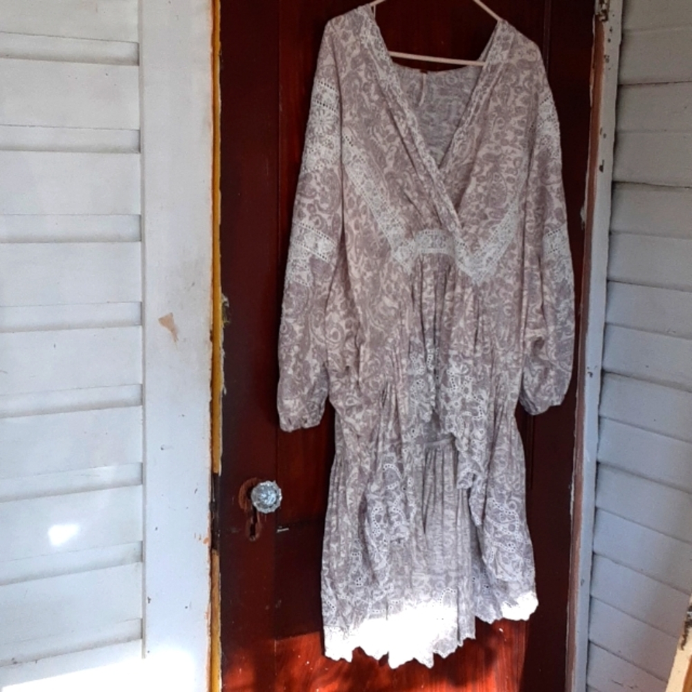 Free People sz small eyelet high/low bohemian gray/white dress Ballon sleeves